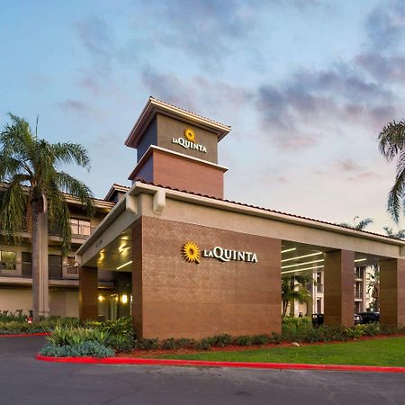 Отель La Quinta By Wyndham Orange County Airport Санта-Ана Экстерьер фото